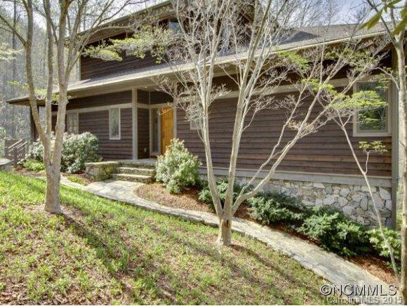 33 SHADY BROOK LANE