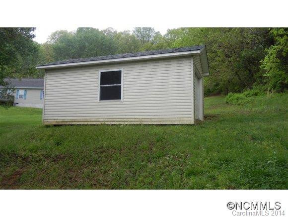 711 Halsbury Avenue - Photo 2