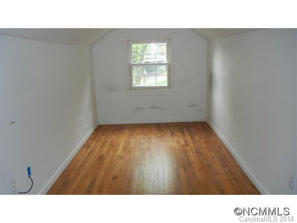 711 Halsbury Avenue - Photo 11