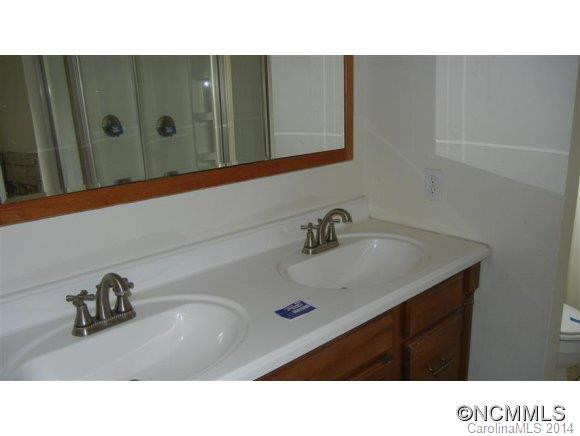 711 Halsbury Avenue - Photo 4