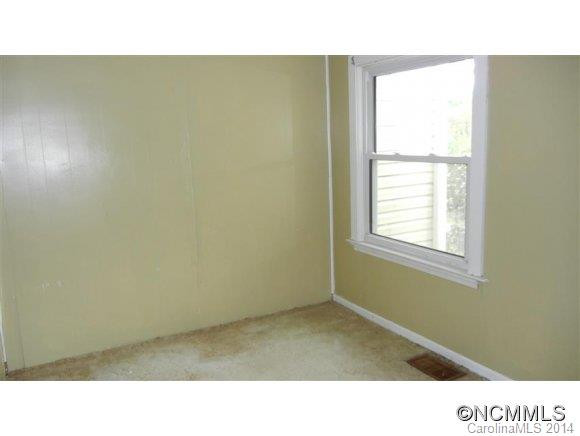 711 Halsbury Avenue - Photo 6