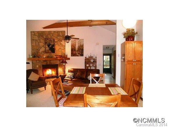1388 Summit Drive - Photo 4