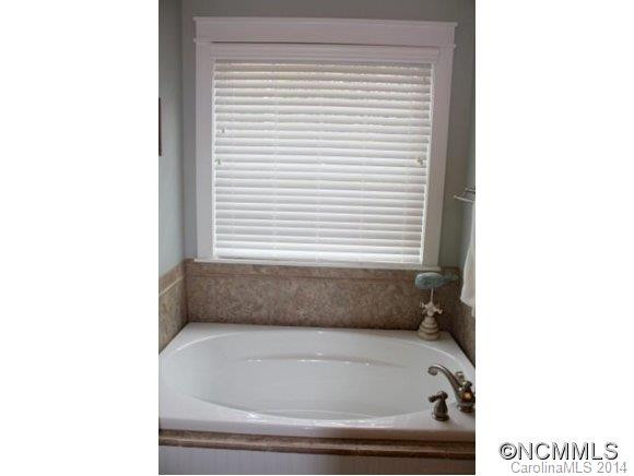 100 La Foret  Drive - Photo 6