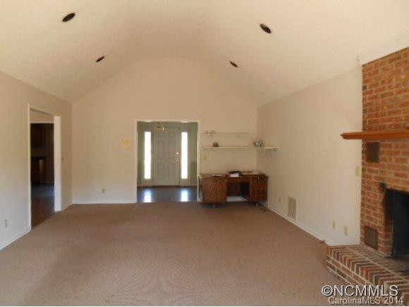 235 Oak Ridge Circle - Photo 3
