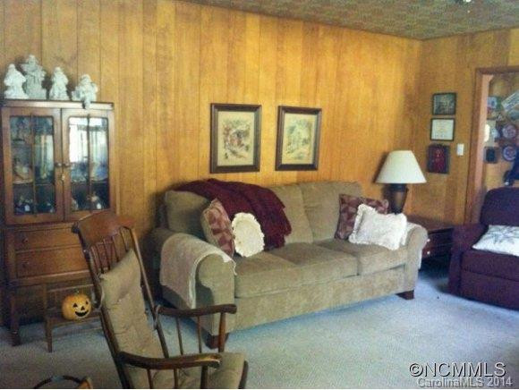 38 RHODA STREET - Photo 2