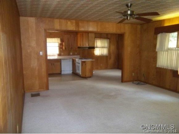 38 RHODA STREET - Photo 5