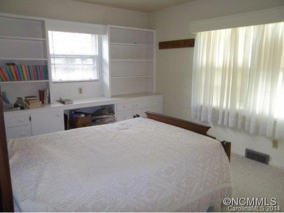 38 RHODA STREET - Photo 9