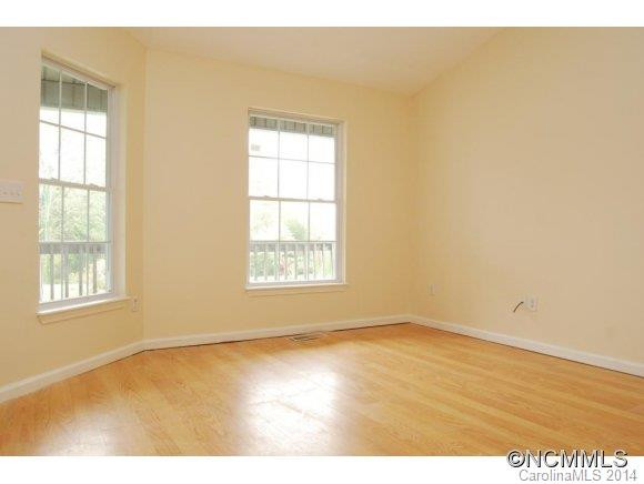 215 Fairview Avenue - Photo 6