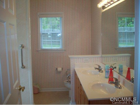 24 Meadow Pathway Drive - Photo 9