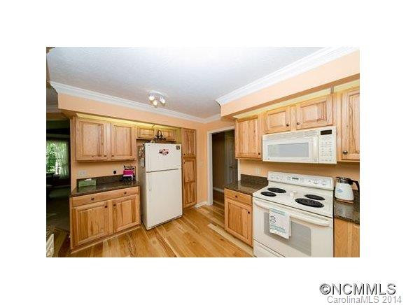 105 Pine Cone Hill - Photo 9