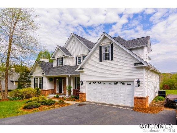 215 GREEN MEADOWS Ln - Photo 2