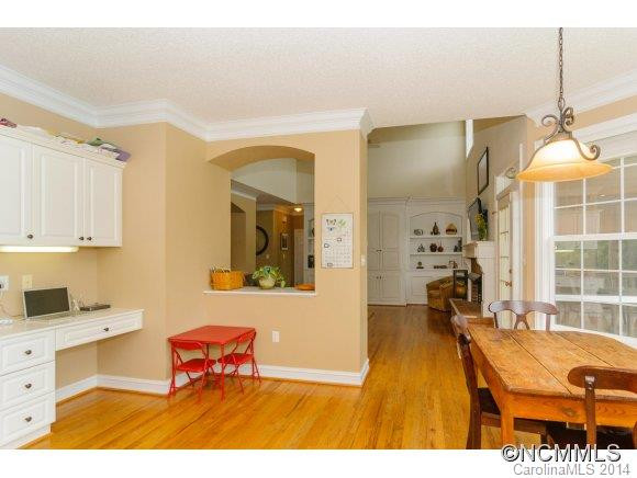 215 GREEN MEADOWS Ln - Photo 12