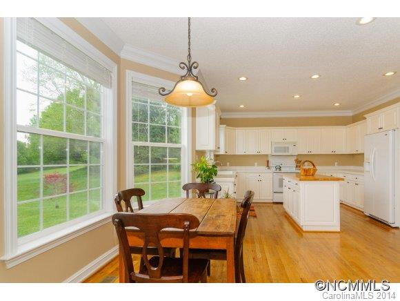 215 GREEN MEADOWS Ln - Photo 13