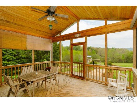 215 GREEN MEADOWS Ln - Photo 18