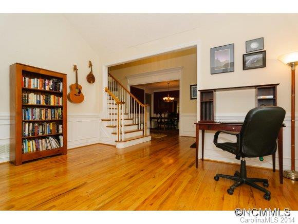 215 GREEN MEADOWS Ln - Photo 9