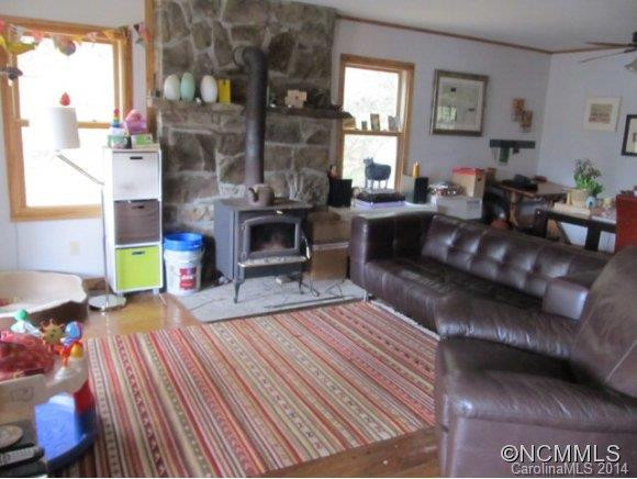 116 Reklaw Road - Photo 2
