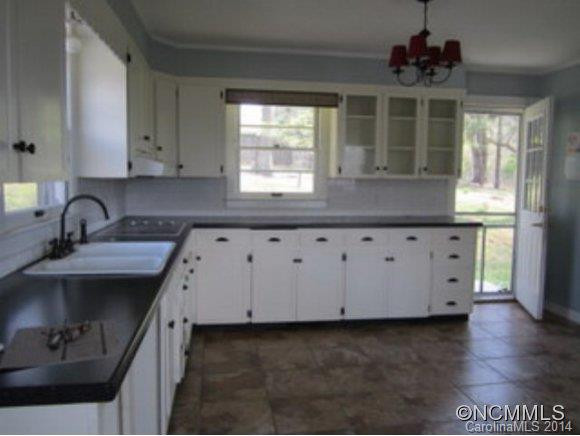 123 Hill Street - Photo 3