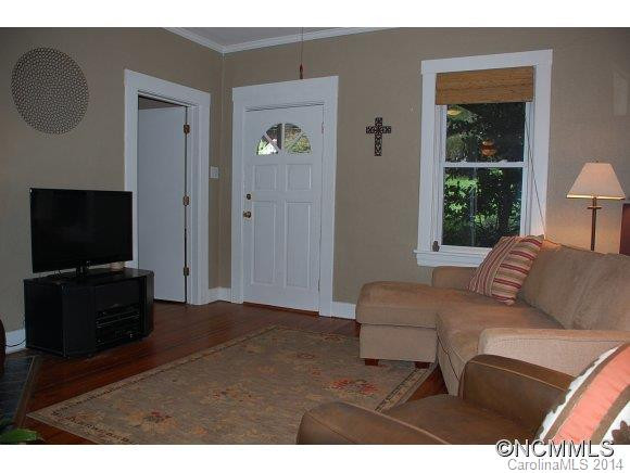 37 Hollywood Street - Photo 3