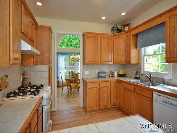 99 Hillcrest Drive - Photo 8