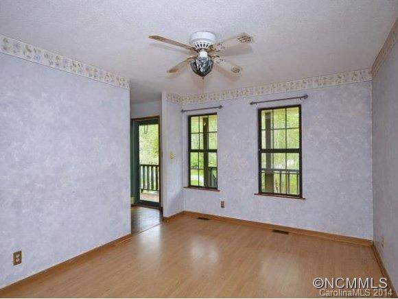 144 SCARLET DRIVE - Photo 2