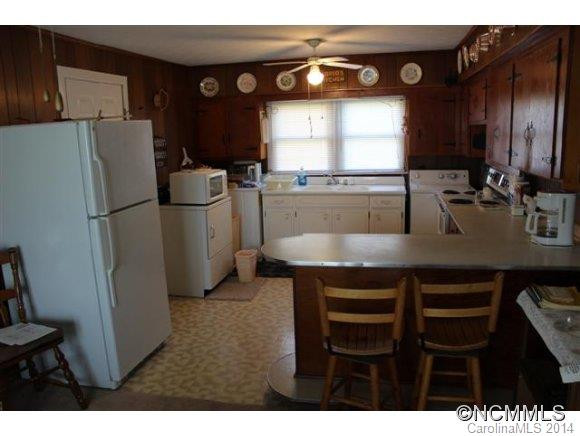 193 Hickory Lane - Photo 3