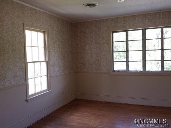 240 Maple Street - Photo 20