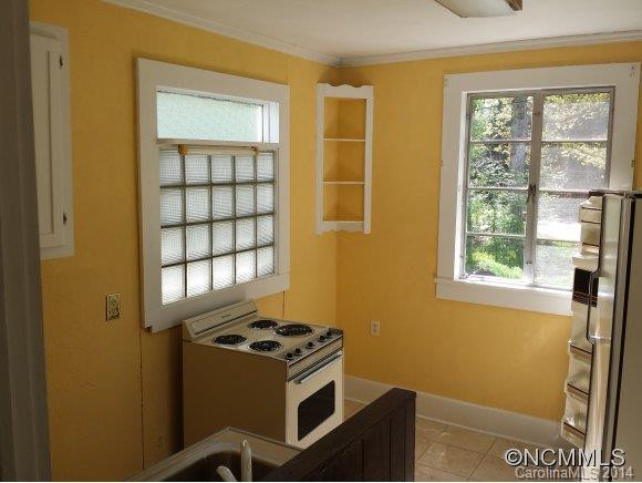 240 Maple Street - Photo 9
