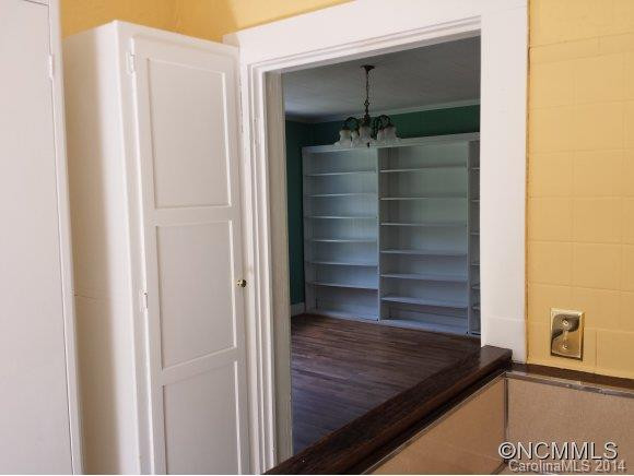 240 Maple Street - Photo 10