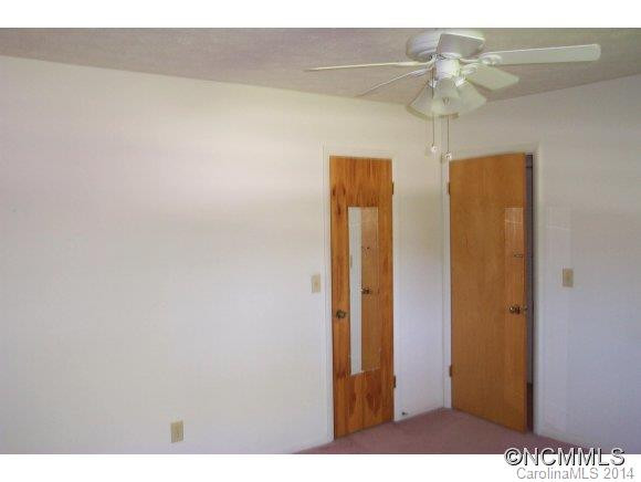 100 Falling Waters Road, Unit 2 - Photo 15
