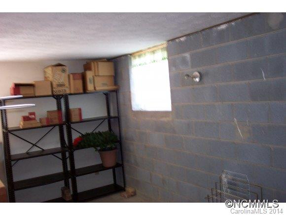 100 Falling Waters Road, Unit 2 - Photo 17