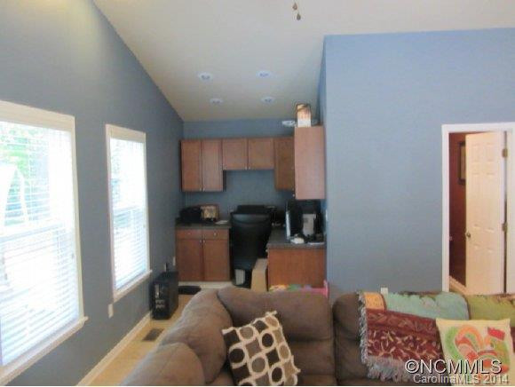 133 Wilde Avenue - Photo 4