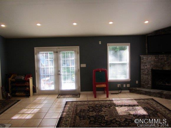 133 Wilde Avenue - Photo 5