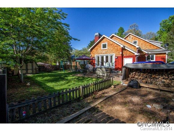 203 Maple Street - Photo 3