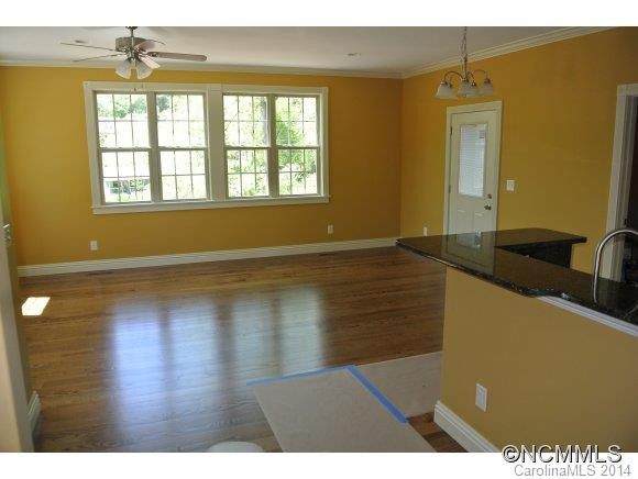 18 Central Avenue W - Photo 2