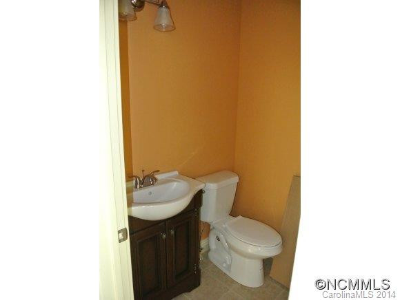 18 Central Avenue W - Photo 11
