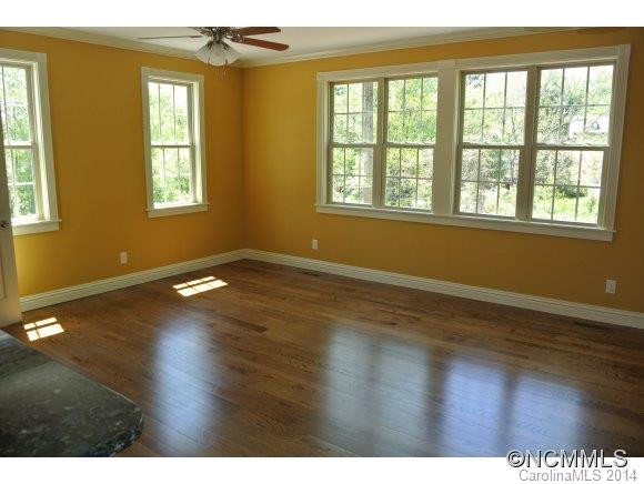 18 Central Avenue W - Photo 3