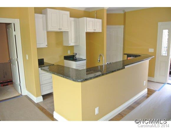 18 Central Avenue W - Photo 4