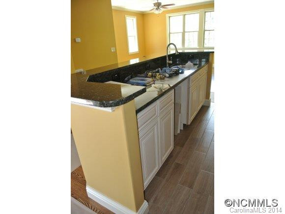 18 Central Avenue W - Photo 5