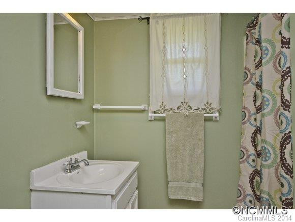 1553 Alexander Road - Photo 18