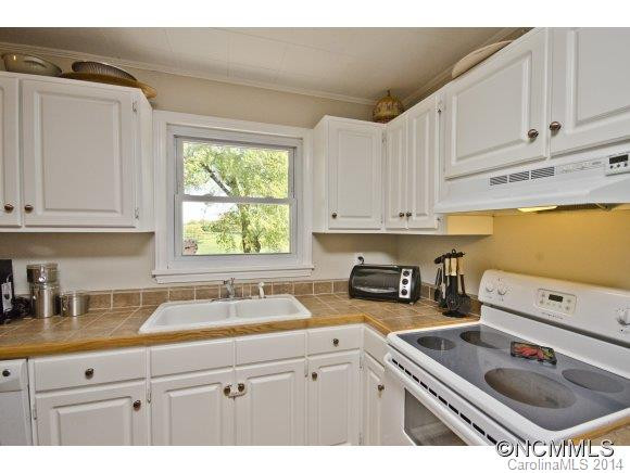 1553 Alexander Road - Photo 3