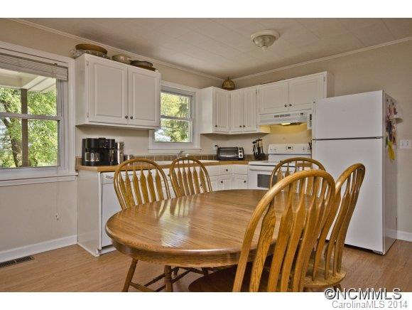 1553 Alexander Road - Photo 4