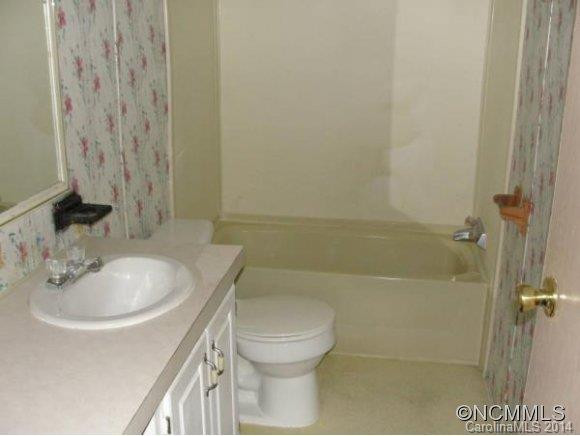 2 HEATH LANE - Photo 9