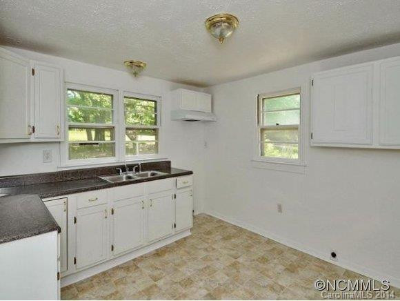 109 CREST ROAD - Photo 4