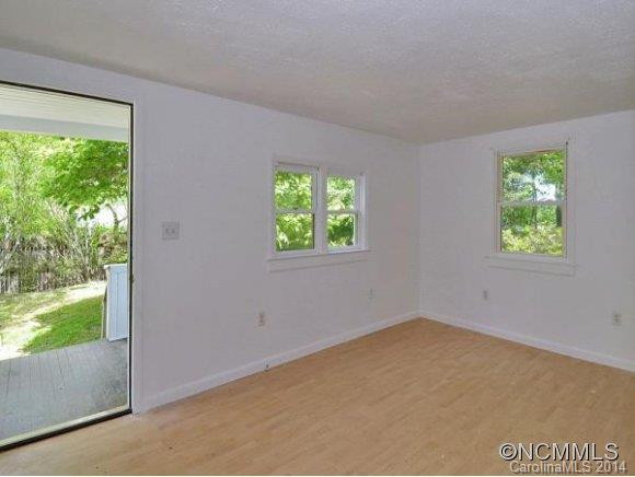 109 CREST ROAD - Photo 6