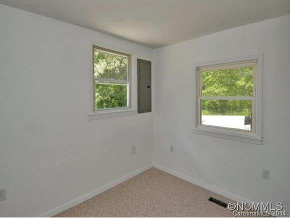 109 CREST ROAD - Photo 7