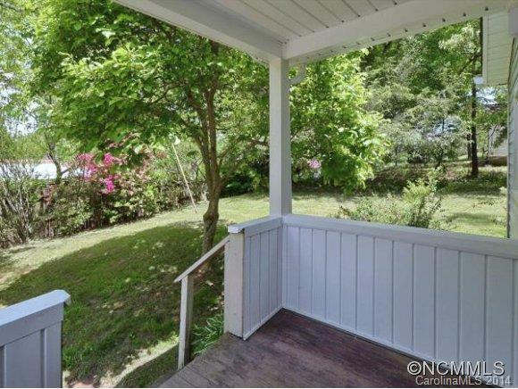109 CREST ROAD - Photo 8