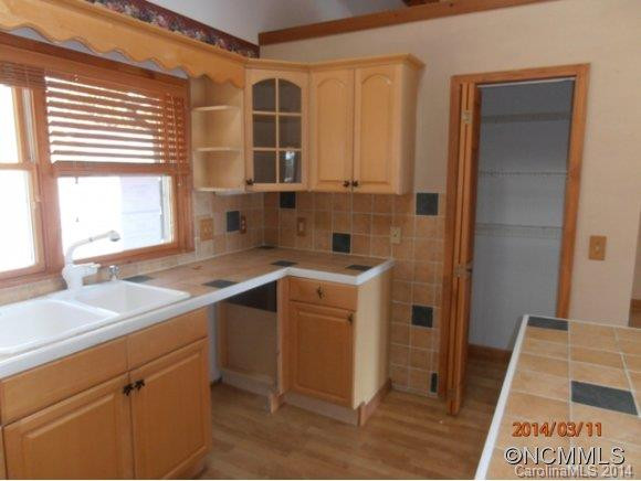 1046 Black Oak Drive - Photo 4