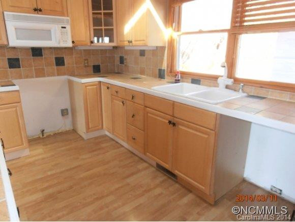 1046 Black Oak Drive - Photo 5