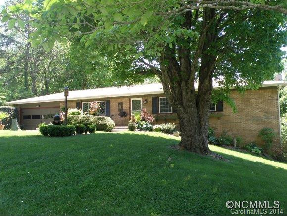 3 Holly Hill Court