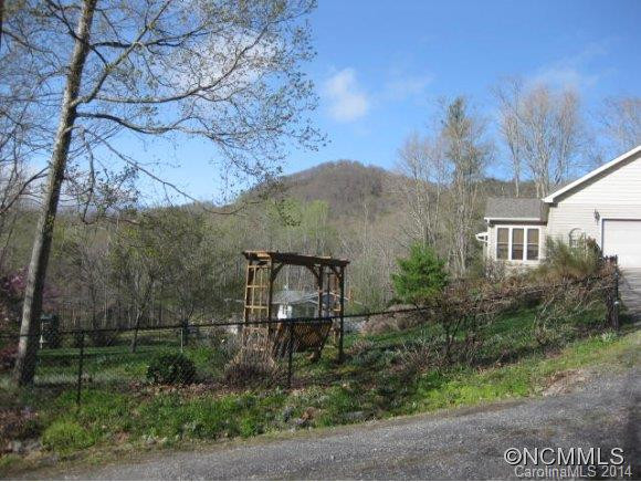 801 Lakey Gap Road - Photo 16